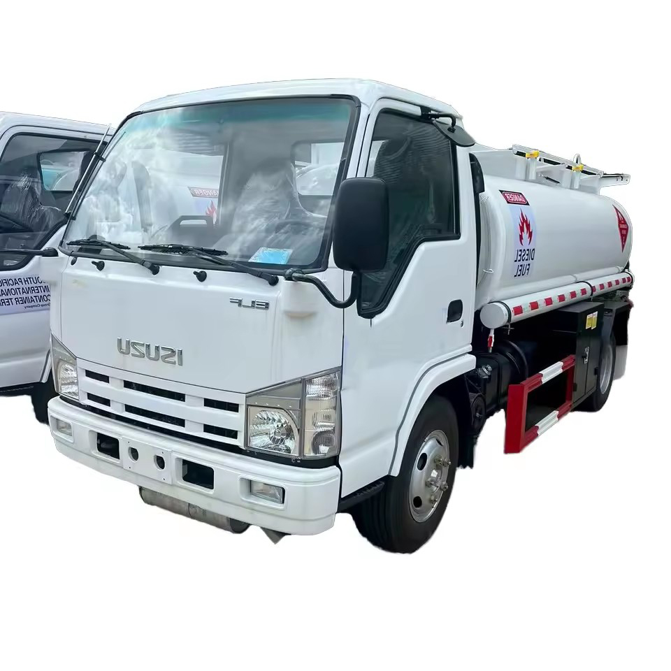 Cami&oacute;n Cisterna De Combustible ISUZU5m&sup3; 4x4 | Veh&iacute;culo De Reabastecimiento De Pet