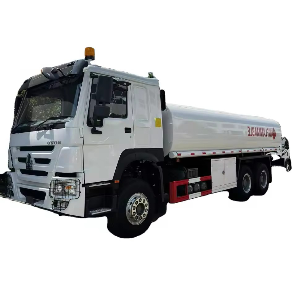 SINOTRUK HOWO 6x4 RHD Tanker De Combustible Diesel