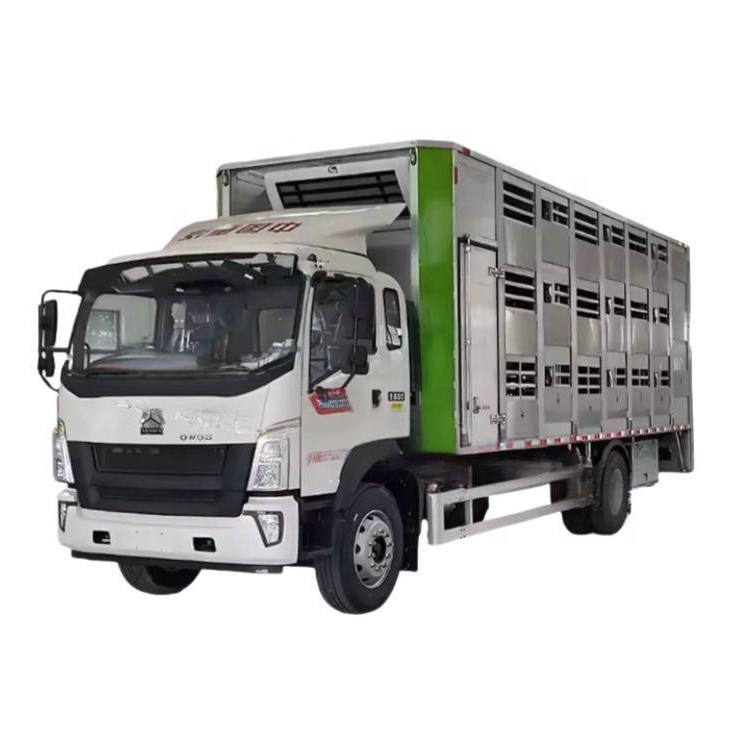 HOWO 4 * 2 4 * 4 Granja Cami&oacute;n De Transporte De Aves De Corral 6.8 M Animal Vaca Cerdo Cami&o